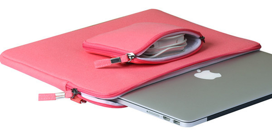 Schokbestendige Laptop van het douaneneopreen Koker Roze Kleur voor Macbook 15 Duim